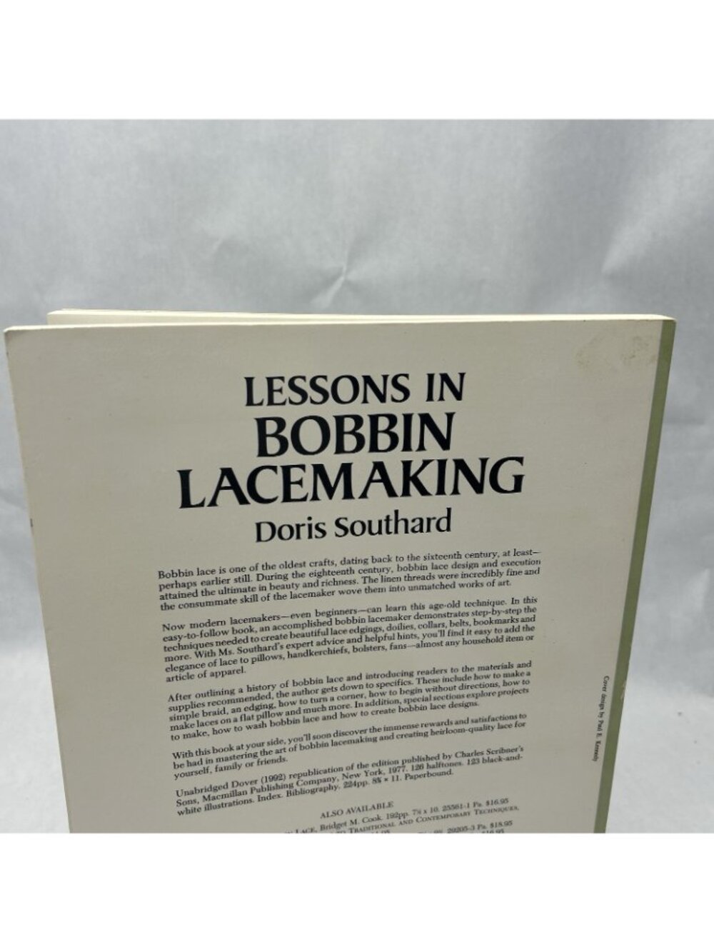 Lessons in Bobbin Lacemaking (【按需印刷】) Paperback - Picture 3 of 4